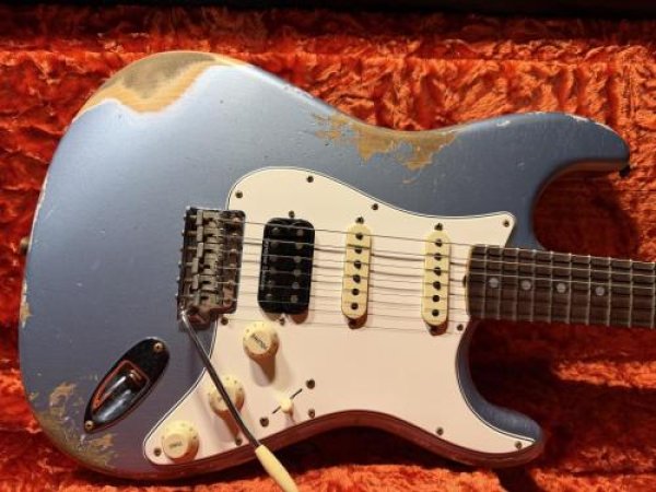 画像1: Fender Custom Shop '69 Stratocaster S-S-H Heavy Relic / Ice Blue Metallic (1)
