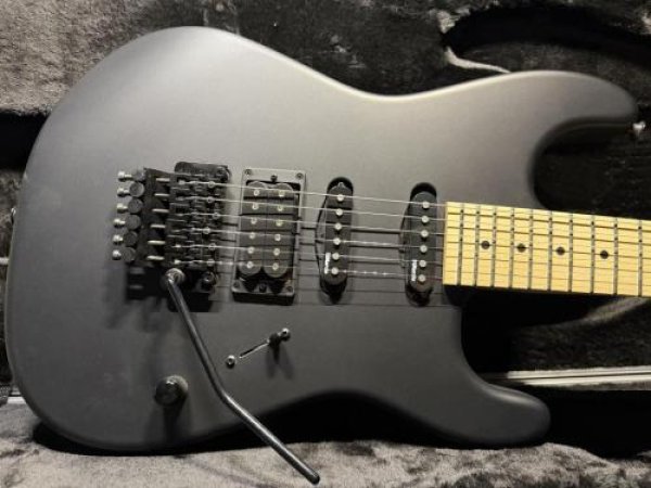 画像1:  Charvel Custom Shop SanDimas SSH / Oﬀ Black (1)
