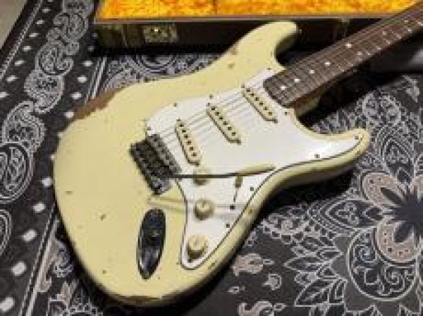 画像2: Fender Custom Shop '69 Stratocaster Heavy Relic / Vintage White (2)