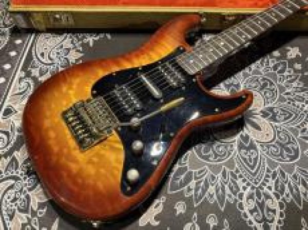 画像2: Valley Arts Valley Arts '84 Stratocaster HSH Quilted Maple Kahler / Sunburst (2)