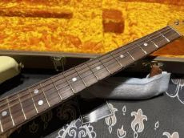 画像4: Fender Custom Shop '69 Stratocaster Heavy Relic / Vintage White (4)